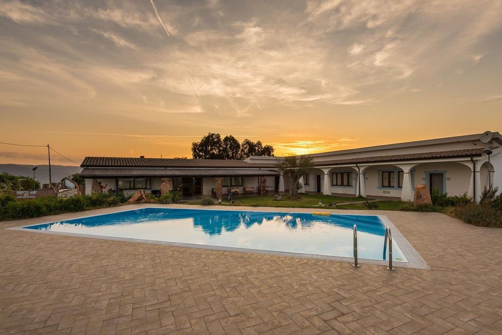 Agriturismo Irghitula โปซาดา ภายนอก รูปภาพ