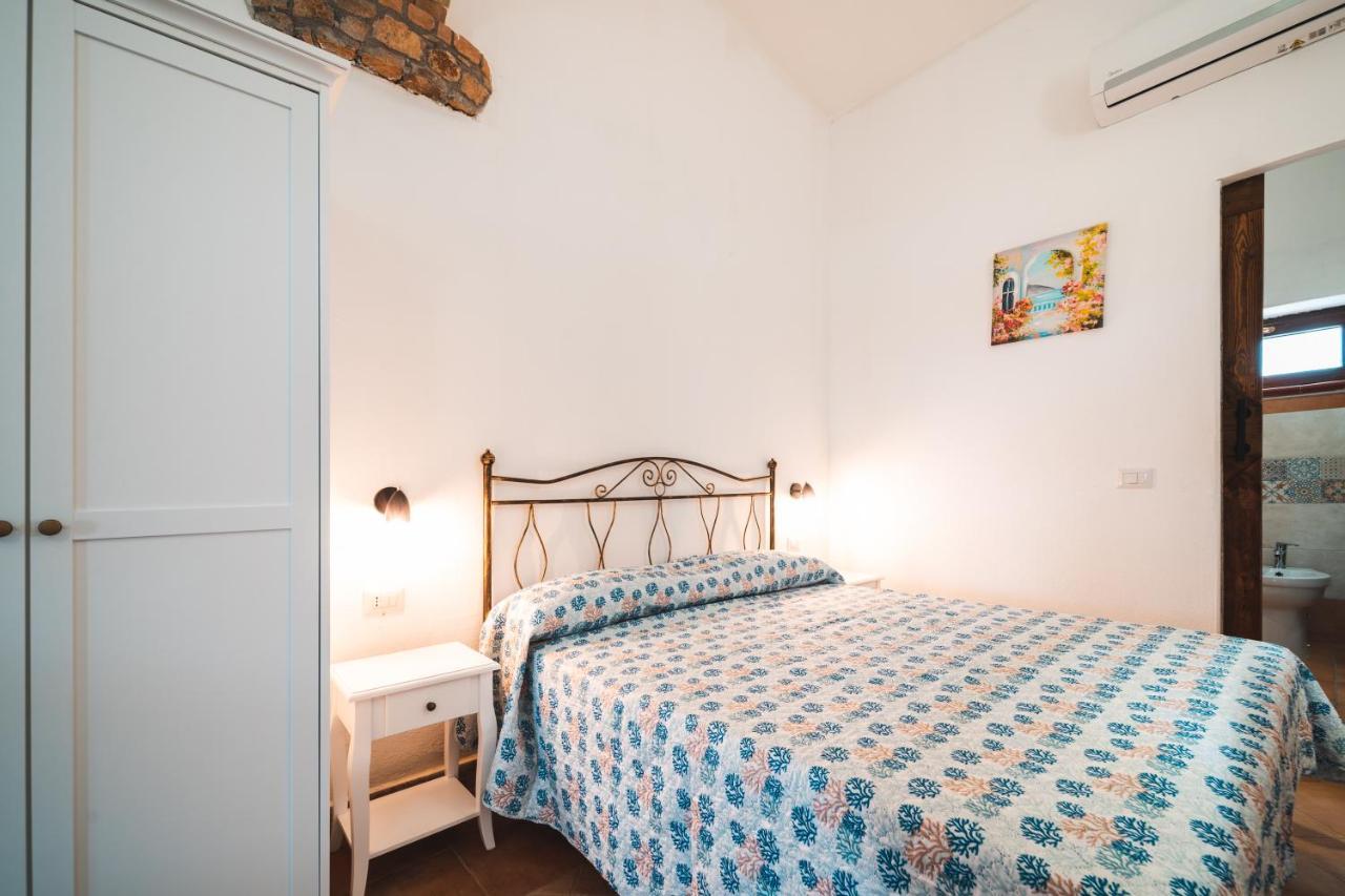 Agriturismo Irghitula โปซาดา ภายนอก รูปภาพ