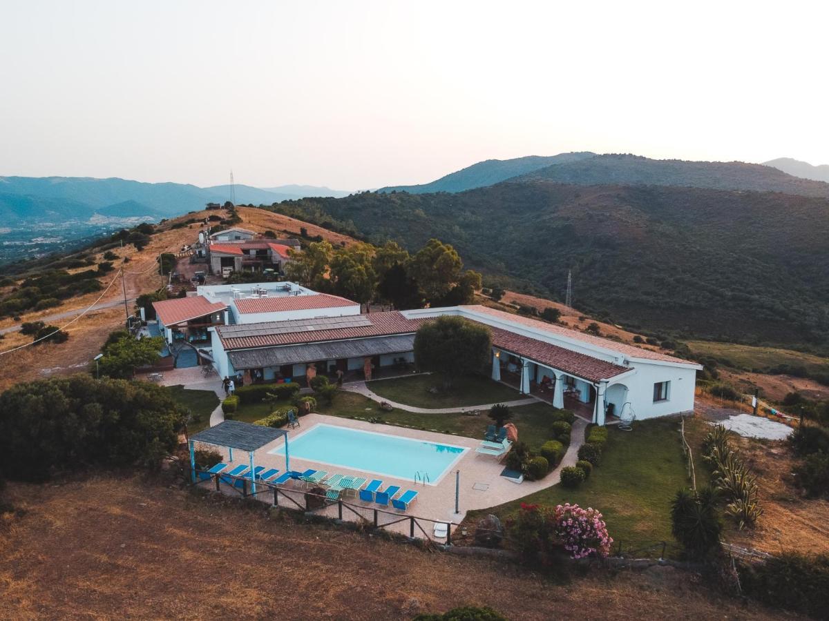 Agriturismo Irghitula โปซาดา ภายนอก รูปภาพ