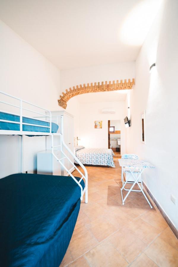 Agriturismo Irghitula โปซาดา ภายนอก รูปภาพ