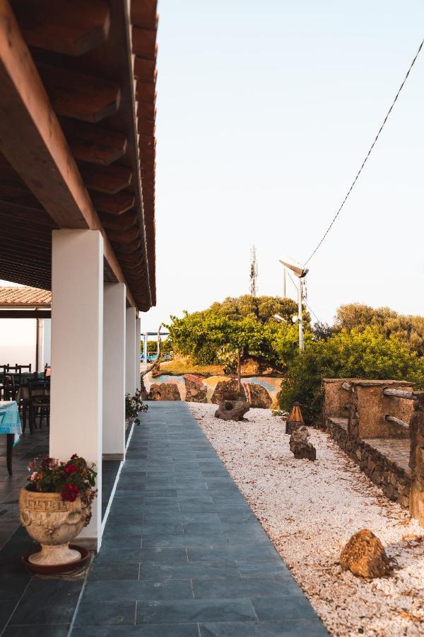 Agriturismo Irghitula โปซาดา ภายนอก รูปภาพ