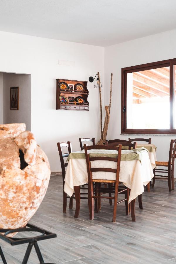Agriturismo Irghitula โปซาดา ภายนอก รูปภาพ
