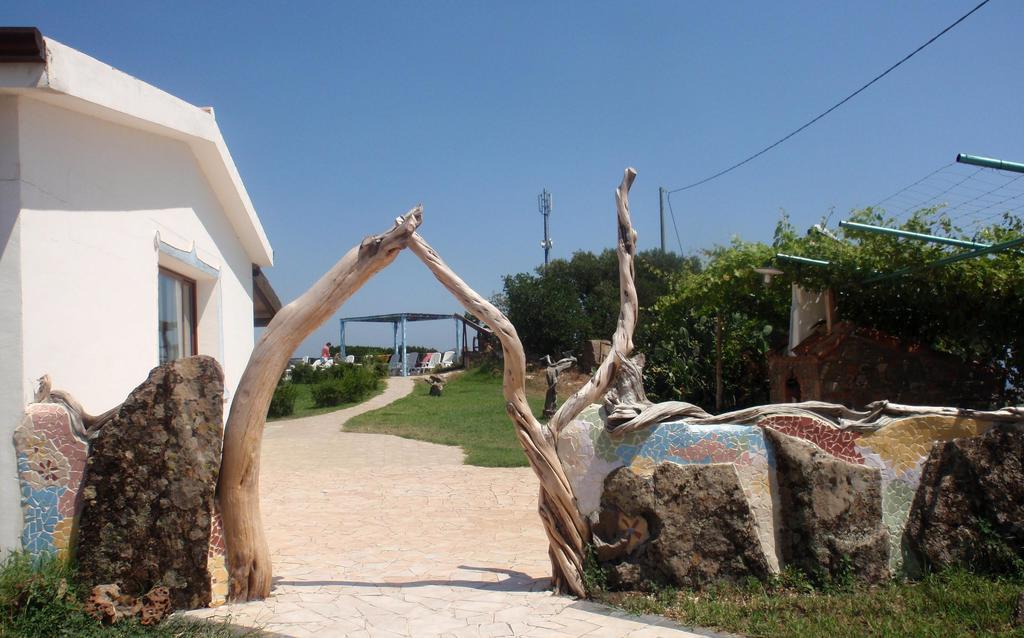 Agriturismo Irghitula โปซาดา ภายนอก รูปภาพ